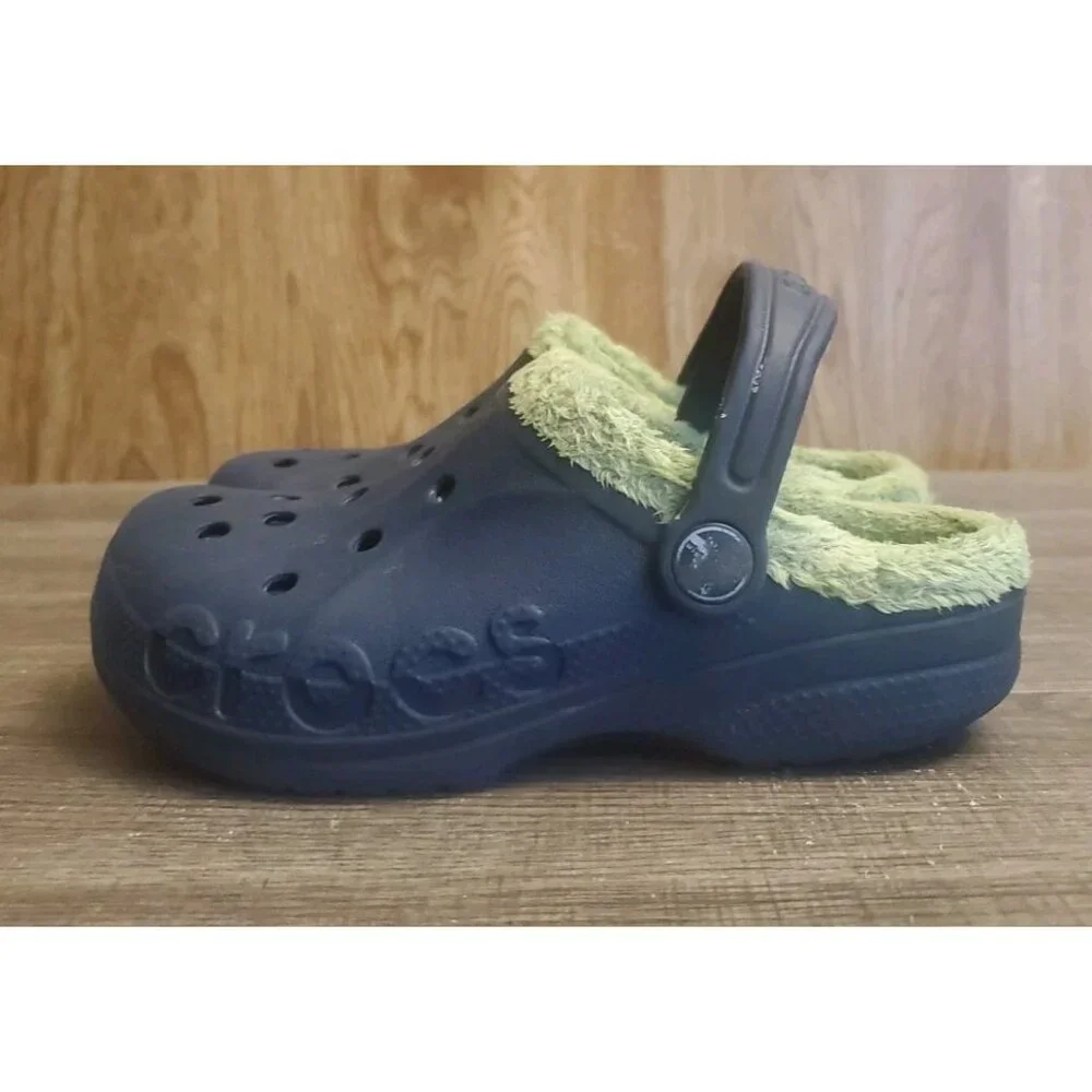Crocs Fur Lined Clogs Slip On Shoes Youth‎ Size 12/13 Blue